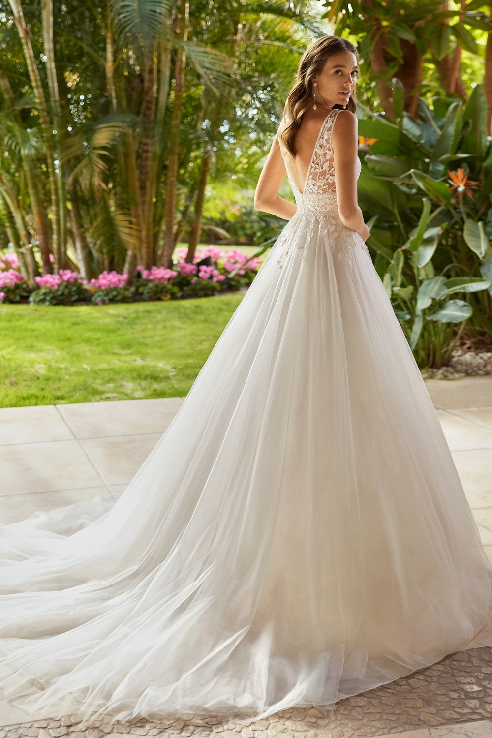 brautmode livia - bridal collection 23 - dress 10-2