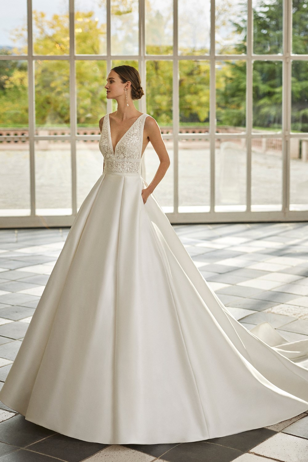 brautmode livia - bridal collection 23 - dress 2-1