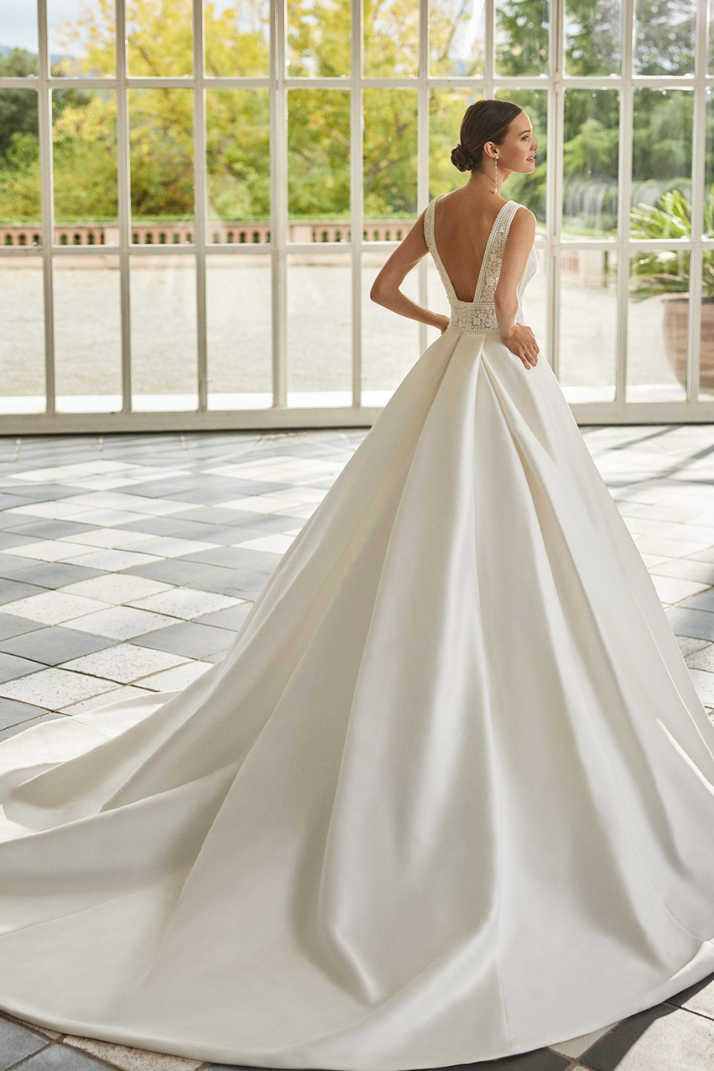 brautmode livia - bridal collection 23 - dress 2-2