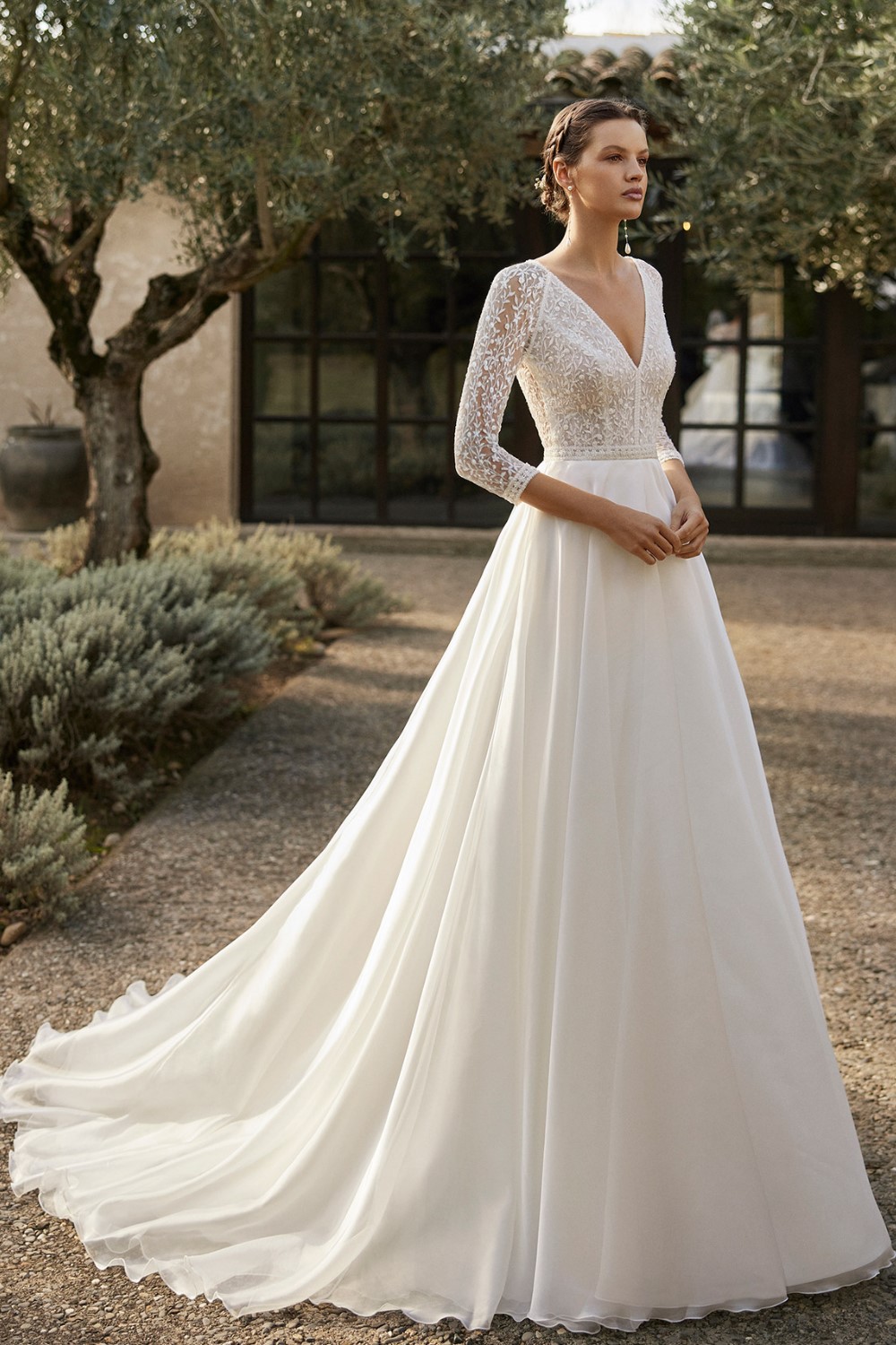 brautmode livia - bridal collection 23 - dress 4-1