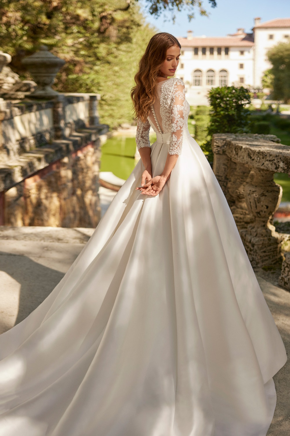 brautmode livia - bridal collection 24 - dress 3-2